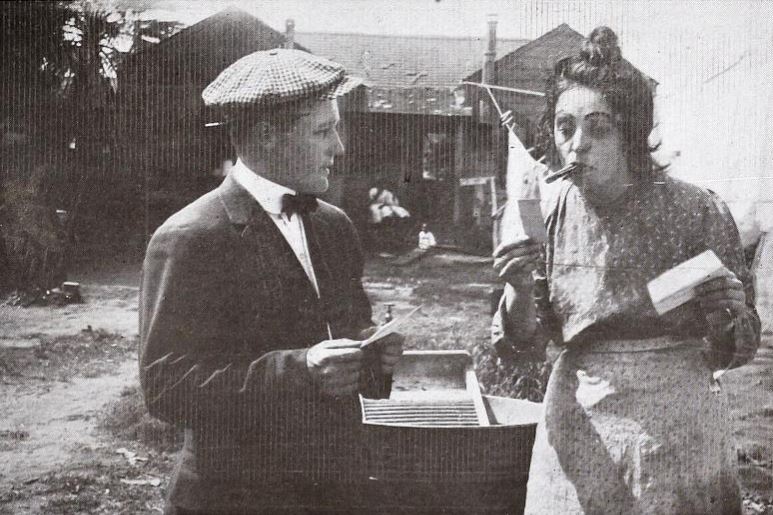 Смотреть The Laundress and the Lady (1913) на шдрезка